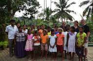 unsere Maedchen im Chathura-Kinderheim freuten sich ueber den Besuch von Samanthis Pateneltern 