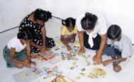 Puzzle-Spiele aus Deutschland fürs Chathura-Kinderheim in Sri Lanka 