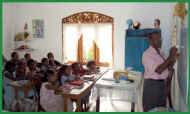 unser Englischlehrer Mr. de Silva im Chathura-Kinderheim in Sri Lanka 