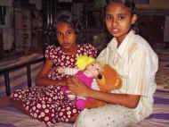 die Schwestern Jayani und Sangitha im Chathura-Kinderheim in Sri Lanka 