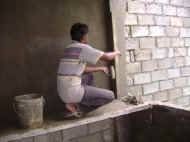 Bauarbeiten fuer den neuen Sanitaerbereich des Chathura-Kinderheims