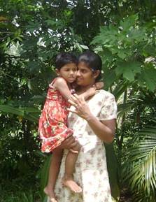 Wadani und ihre Mutter im Chathura-Kinderheim in Sri Lanka 