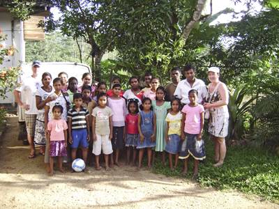 Besuch der Patenfamilie Engelhardt im Chathura-Kinderheim in Sri Lanka 
