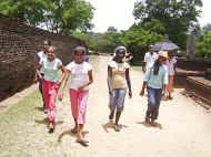 die grossen Kinder beim Ausflug des Chathura-Kinderheims im August