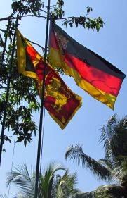 der Deutsche Botschafter, Dr.Juergen Morhard, besucht das Chathura-Kinderheim in Sri Lanka 