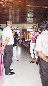 der Deutsche Botschafter, Dr.Juergen Morhard, besucht das Chathura-Kinderheim in Sri Lanka 