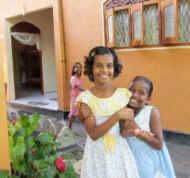 die Mädchen vom Chathura-Kinderheim genießen sorglos ihre Kindheit 