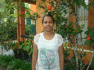 die Lehrerin und zweite Betreuerin Imesha im Chathura-Kinderheim in Sri Lanka