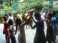 Spiele zum Neujahrsfest im Chathura-Kinderheim in Sri Lanka 