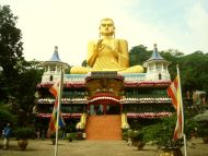 im goldenen Tempel von Dambulla.