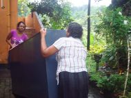 neue Kleiderschränke und Matratzen für das Chathura-Kinderheim