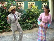 Disna und Sandamali proben ein Theaterstück für den Weltkindertag