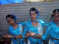 die Tänzerinnen des Chathura-Kinderheims beim Weltkindertag in Matara
