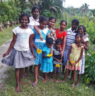 die neuen Mädchen im Chathura-Kinderheim sind herzlich willkommen