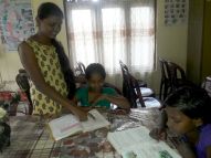 Upeksha ist seit Oktober 2016 eine weitere Betreuerin im Chathura-Kinderheim