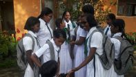 Im Januar müssen die Mädchen vom Chathura-Kinderheim wieder zur Schule gehen.