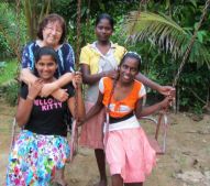 Jutta und Anneliese zu Besuch im Chathura-Kinderheim