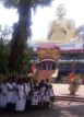 Ausflug des Chathura-Kinderheims zum Goldenen Tempel von Dambulla