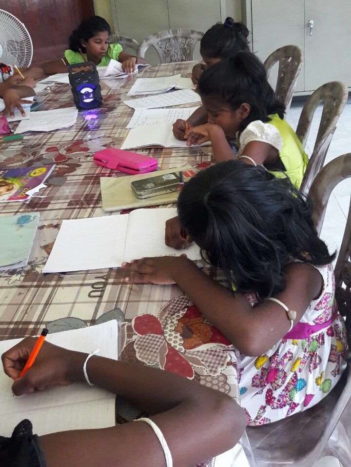 homeschooling im Chathura-Kinderheim