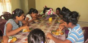 Dana-Essensspenden im Jahr 2017 im Chathura-Kinderheim