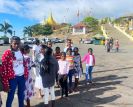 die Mädchen des Chathura-Kinderheims besuchten auch Nelligala bei Kandy