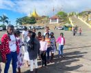 die Mädchen des Chathura-Kinderheims besuchten auch Nelligala bei Kandy