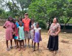 Tante Jutta zu Besuch im Chathura-Kinderheim
