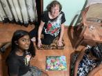 Puzzles sind sehr beliebt bei den Mädchen im Chathura-Kinderheim
