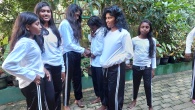 neue Kleidung für die Chathura-Mädchen für die Sportwettkämpfe in der Schule.