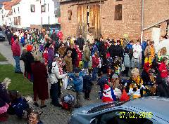 Faschingsumzug 2005 der KITA Thw fuer das Chathura-Kinderheim 