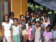 Stefanie Kessler besucht unsere Kinder   im Chathura-Kinderheim in Sri Lanka 