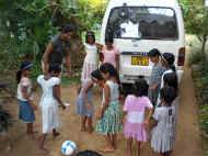 Stefanie Kessler zu Besuch im Chathura-Kinderheim in Sri Lanka 