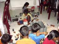 Spenden der Grundschule Ruhbank-Erlenbrunn fuer das Chathura-Kinderheim in Sri Lanka 