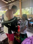 Besuch in einer Batikfabrik in Sri Lanka