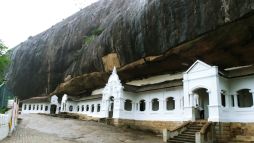 der Felsentempel von Dambulla 